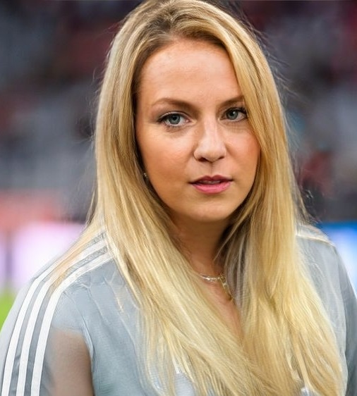 footballjessy's tweet photo. Wenn die Trainer der 1. #Bundesliga weiblich wären.
Ein Thread. (1/5) 

Hansi #Flick, Lucienne #Favre, Julia #Nagelsmann, Marcia #Rose https://t.co/mgcESdx4SW