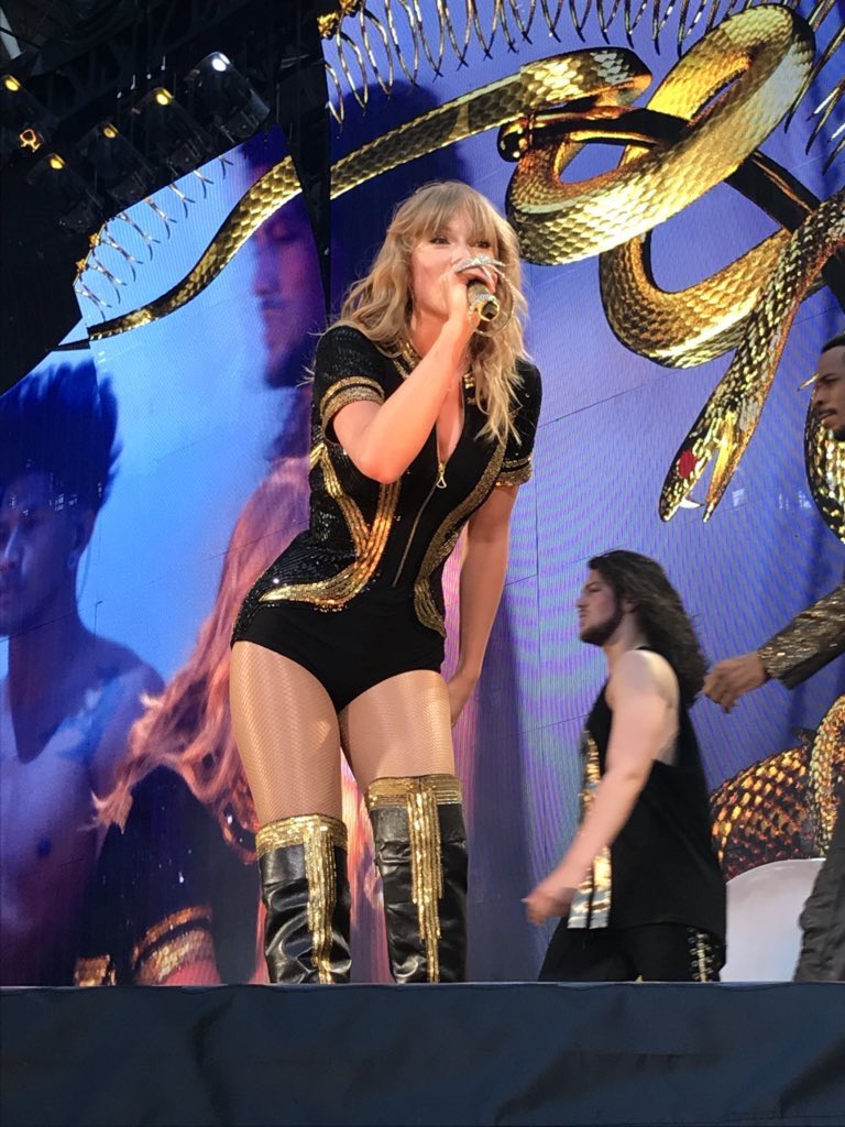 洋楽 Taylor Swift reputation Stadium Tour Reputation Stadium Tour - Wikipedia