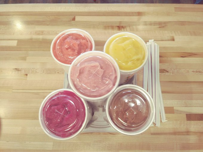 FDSmoothie's tweet photo. Brighten up your Monday and taste the rainbow today ! #tropicalamoothiecafe #rainbow #healthy https://t.co/6nxPkuFVn1