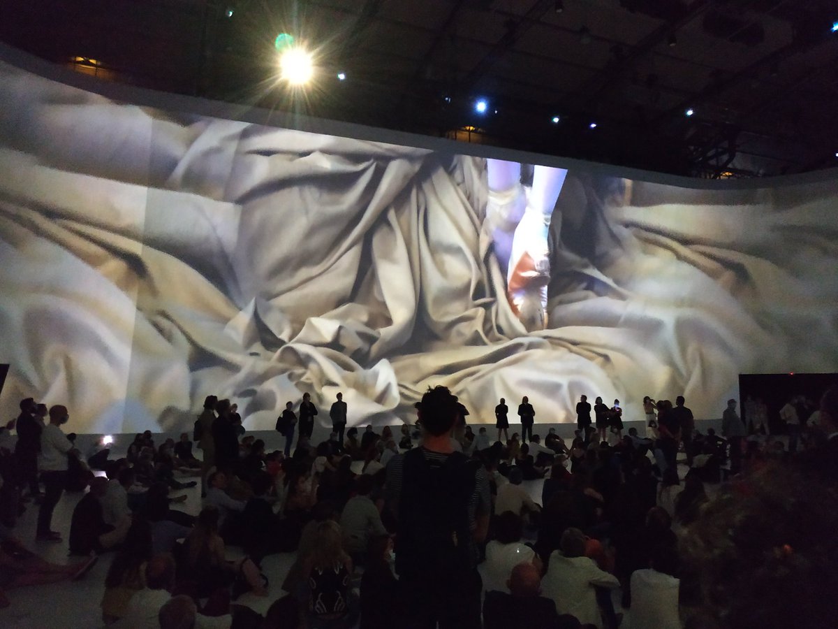 CarelleAlex's tweet photo. En direct de @LaVillette pour découvrir la Jam Capsule, une expérience culturelle immersive assez monumentale 😎 ! Ravi de retrouver les productions exclusives de la #3eScene de @operadeparis mais aussi le film manifeste de @Yann_A_B en faveur de la justice climatique #Legacy 🌍 https://t.co/HM7uGCHoeO