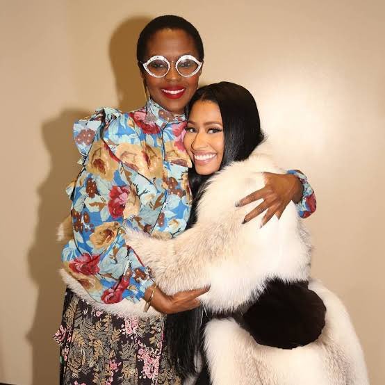 TeamBarbzBrasil's tweet photo. Nicki Minaj se torna a primeira rapper no século a debutar em #1 no Hot100 da billboard com “TROLLZ” antes dela apenas Lauryn Hill conseguiu o feito em novembro de 1998 com “Doo Wop (That Thing) https://t.co/0bnULu1wSI