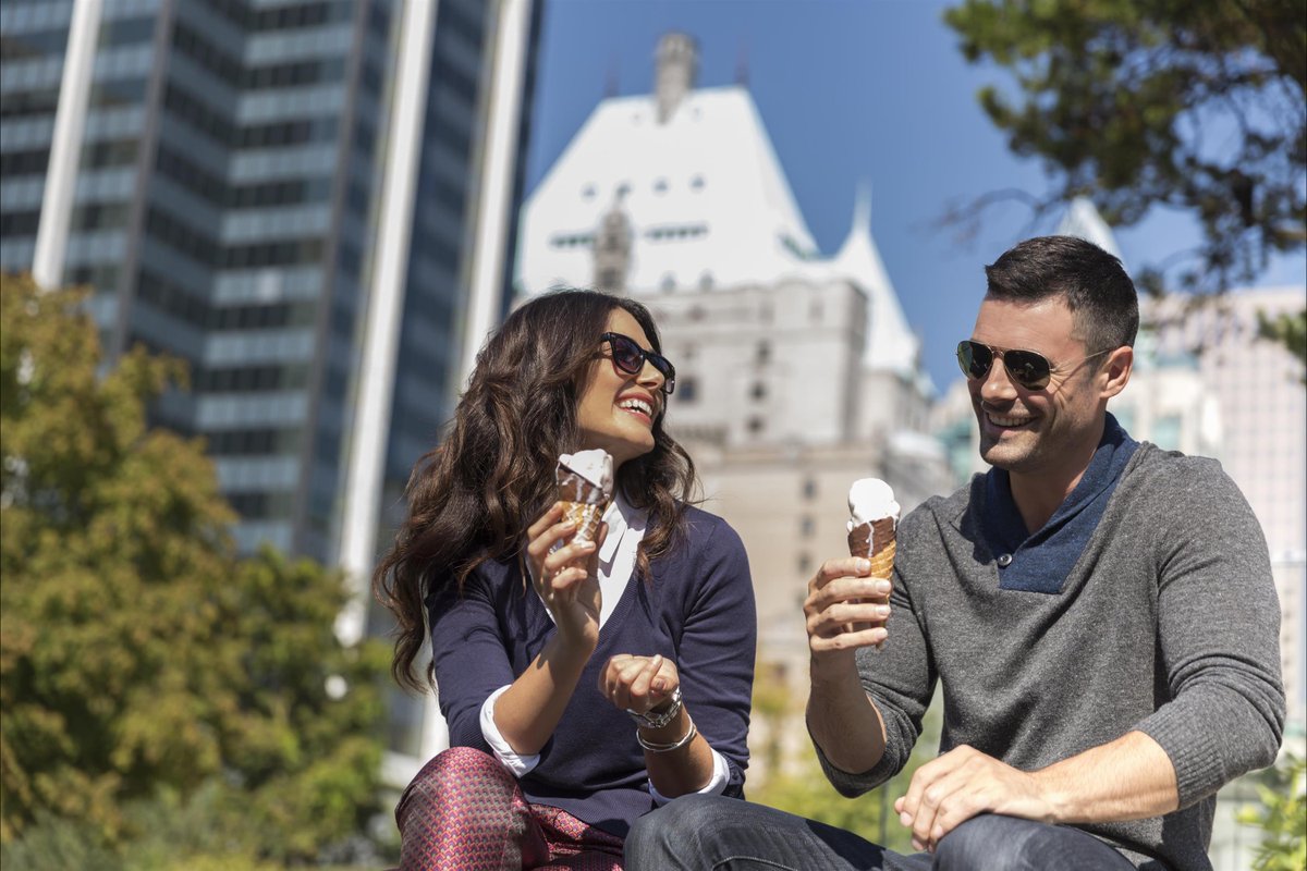 The perfect view. The perfect meal. The perfect company. You don’t have to travel far to travel well this summer. Treat yourself to a getaway at the iconic Fairmont Hotel Vancouver. Book now and every second night is on us. bit.ly/HotelVan_StayC…