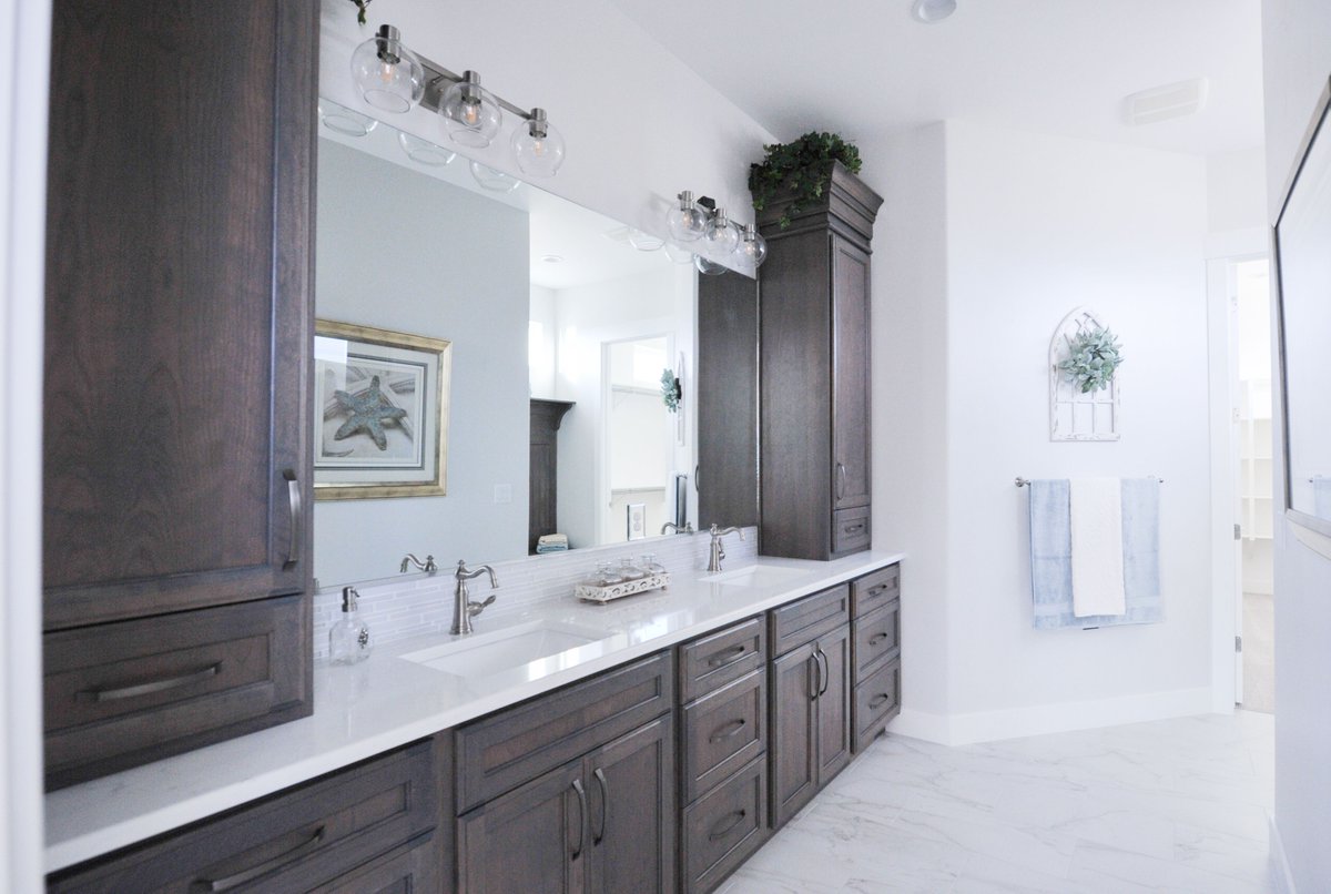 Got a moment? Tap the link below to take a peek at the 2020 builders who will be showcasing homes 👀 

bit.ly/2NcZxtp

Which home will you be racing to first? #uvparade #utahvalleyparadeofhomes

🏡  <a href="/BastianHomes/">Bastian Custom Homes</a>