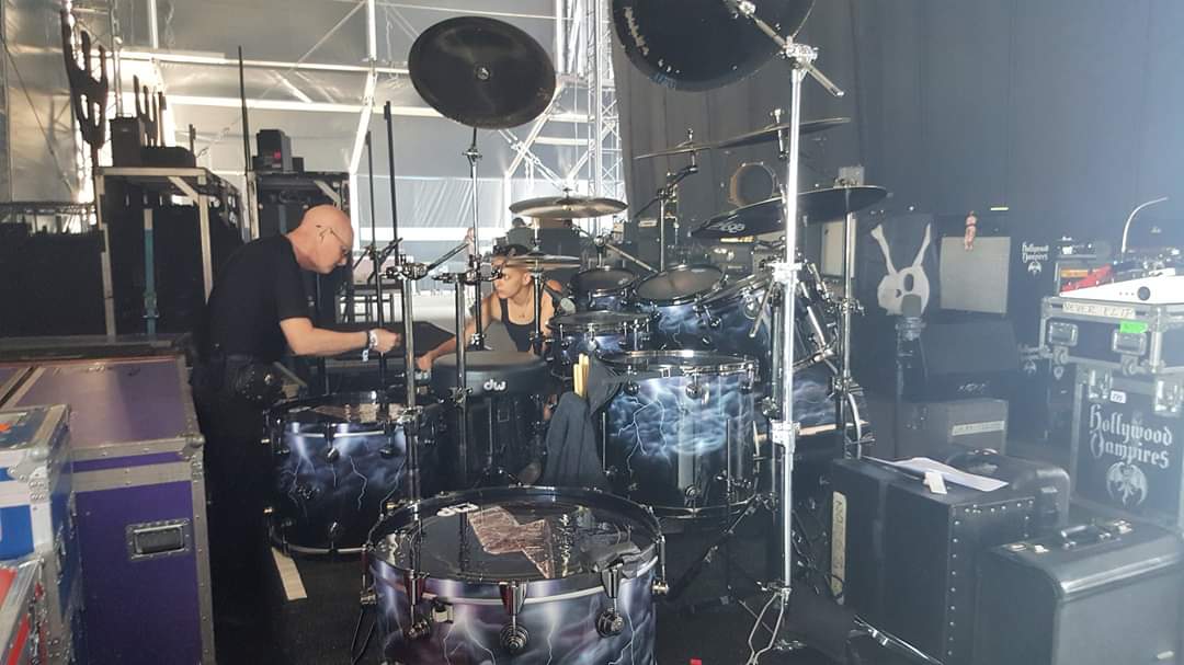 SladeTimeline's tweet photo. THE CHRIS SLADE TIMELINE setting up and preparing for our performance at HELLFEST Mainstage 1 on 22 June 2018 #Hellfest #Mainstage1 #RockFestival #chrisslade #bundavis #steveglassock #jamescornford #michaelclark #andycrosby #roxaneboillod #sharondavis #christinegyfordceasar https://t.co/6nealnhT92