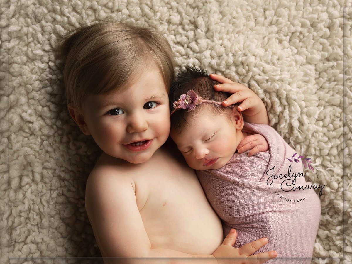 jossyconway's tweet photo. Just some cuteness overload! #newbornphotos #exmidwife #babyexpert https://t.co/kKn1tmztpy