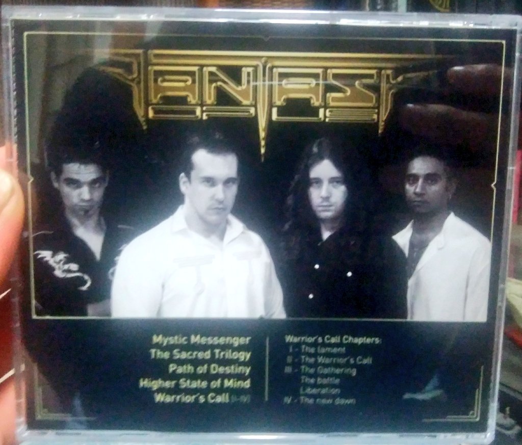 million_tetsu's tweet photo. ポルトガルメロパワFANTASY OPUSの2008年1stアルバムBeyond Eternity。伸びやかなハイトーンが気持ちいいジャーマン系の疾走パワーメタル!ネオクラ色の強いギターソロも特徴で当時騒然となった作品です!FREEDOM CALLのような分かりやすいメロディが楽しめる1枚!
https://t.co/tLFNNYu4tN https://t.co/khdDQe8ofc