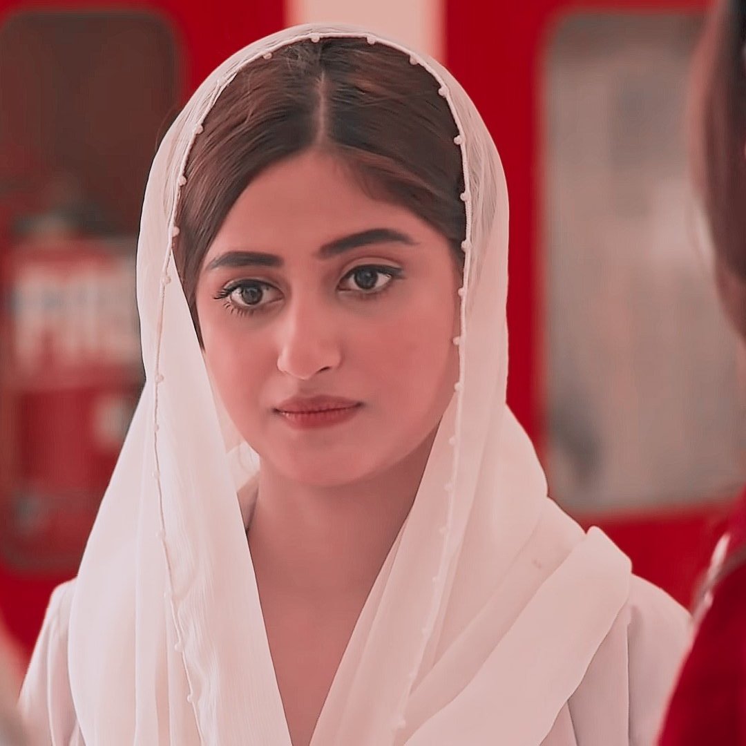 "Asfi kidhar hai?"Zubi's face on hearing Asfi's name from faryal  #YakeenKaSafar