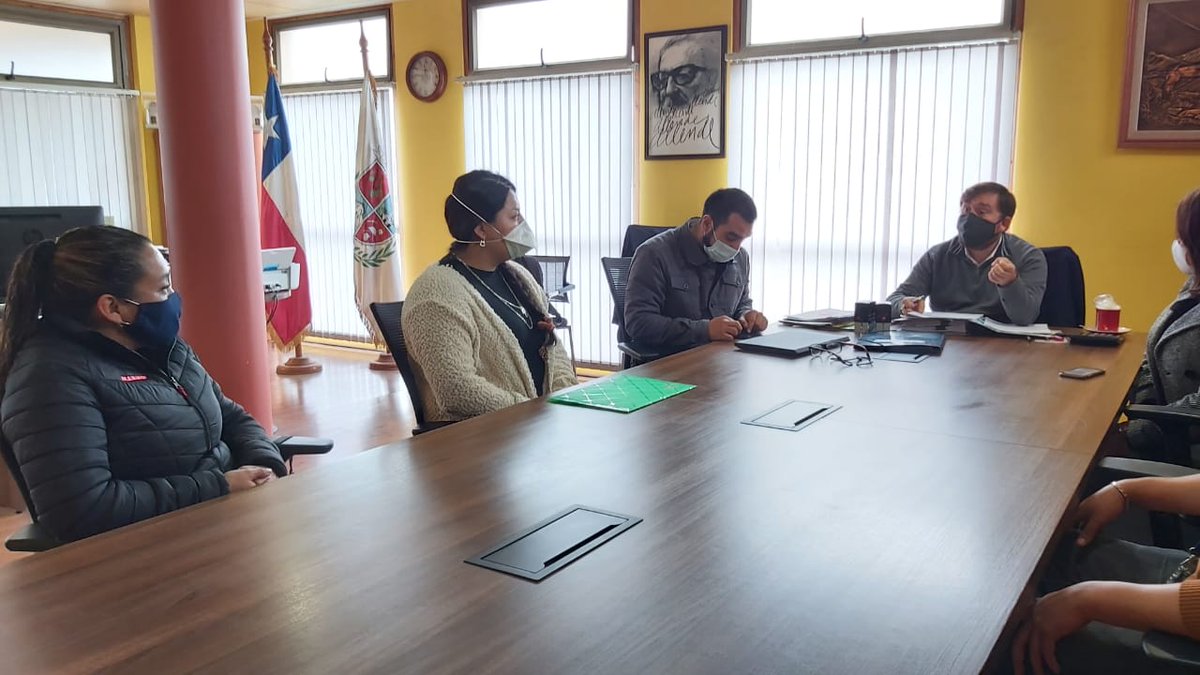 FreirinaIM's tweet photo. La @FreirinaOcam, @OFreirina y Cesfam #Freirina anunciaron la contratación de equipo de apoyo para los Adultos Mayores. Entrega de medicamentos y alimentos, atención primaria a domicilio, tanto para personas discapacitadas como para los A.M que así lo requieran. @cesar_freirina https://t.co/l0EpHQAsJR