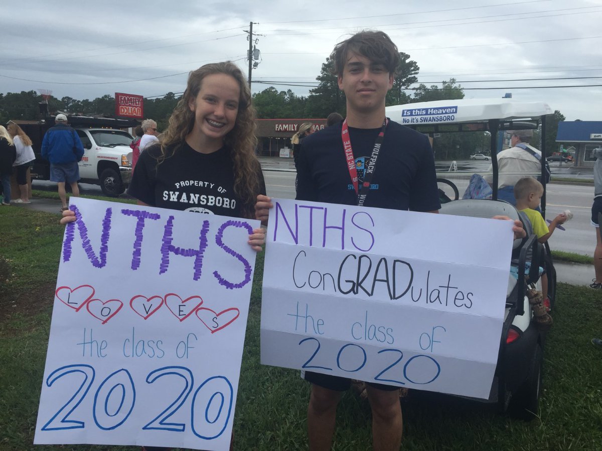 NTHS_Official's tweet photo. Swansboro High School in Swansboro, NC held a graduation motorcade last week, and their #NTHS members made signs to support their graduates as they passed by in the parade! Congratulations, 2020 graduates! #classof2020 #graduation2020 @SwansboroHS https://t.co/nPaTiNmfOI
