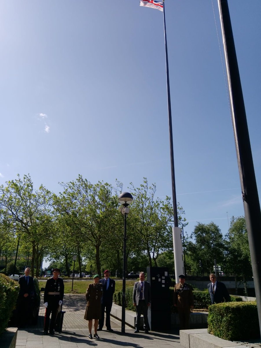 mayor_mk's tweet photo. I was privileged to host a very small but dignified gathering of dignitaries yesterday morning at the Civic Offices to raise the flag to mark the beginning of #ArmedForcesWeek2020. The Armed Forces Flag will fly proudly outside the Civic Offices for the whole of the week #MKMayor https://t.co/tYpDS2MdyT
