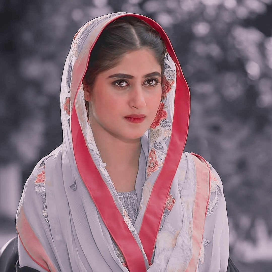 "Mujhe lgta hai mujhe ab chalna chahiye""Kyun" He didn't want her to go Also, the stare she gave him upom asking why she's going  #YakeenKaSafar