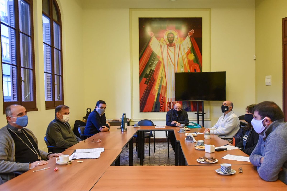 Hacia el 27/6, y en la emergencia social, el <a href="/PITCNT1/">PIT CNT</a> un movimiento sindical de diálogo, dialoga con la sociedad entera y sus distintas expresiones sobre el salario básico de emergencia y las perspectivas. En este caso con las autoridades de la iglesia católica. <a href="/DanielSturla/">Daniel Sturla</a>