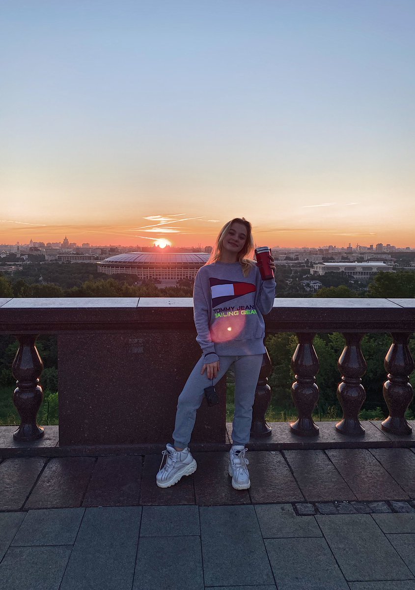 sofyaplotnikova's tweet photo. I woke up at 3am to watch my first sunrise this summer. Hot tea with lemon was nice. And that moment was beautiful 🧡 https://t.co/M7ff3NK9oF