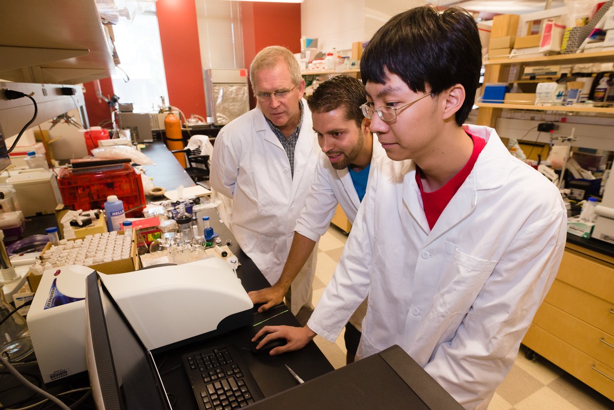 UAZBIO5's tweet photo. With help from @UArizona researchers, we explore the future of science research today! Already in its 3rd week, @KEYSInternship hosts 49 summer interns working virtually with scientists across campus. Read more in @azbiz’s recent science &amp; tech spotlight. https://t.co/lreAW3JBcD https://t.co/wwteQnIdn1