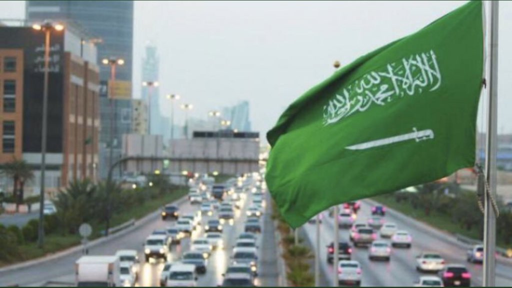 b0n_b1's tweet photo. أخبار اليوم في #السعودية أقرأ وافتخر بوطنك 🇸🇦
١- السعودية تعلن #الحج هذا العام
٢- منح أرض وسكن جاهز وتعويض لأهالي منطقة #نيوم
٣- النفط يتجاوز 43 دولار 
٤- الحالات المتعافية 4,045
٥- أبطال الدفاع يعترضون صواريخ الحوثي
٦- مليار و700 مليون لمستفيدي الضمان
اللهم أدم فضلك وخيرك ♥️ https://t.co/JxQ5bilOvD