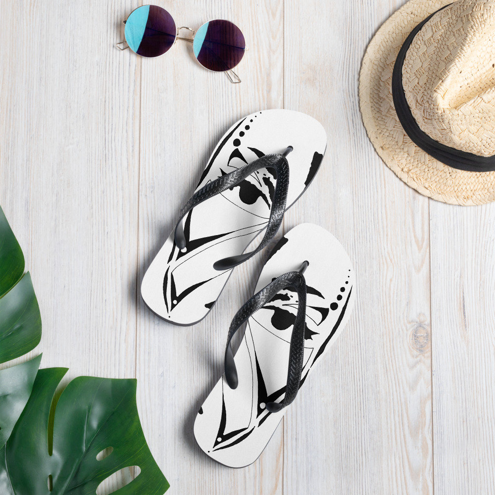 FunctioningArt's tweet image. Excited to share the latest addition to my #etsy shop: LA GIOCONDA Flip-Flops etsy.me/2Yoiakh 

#flipflops #footwear #sandals #summer #shoes #opentoe #beach #beachwear #functioningartist