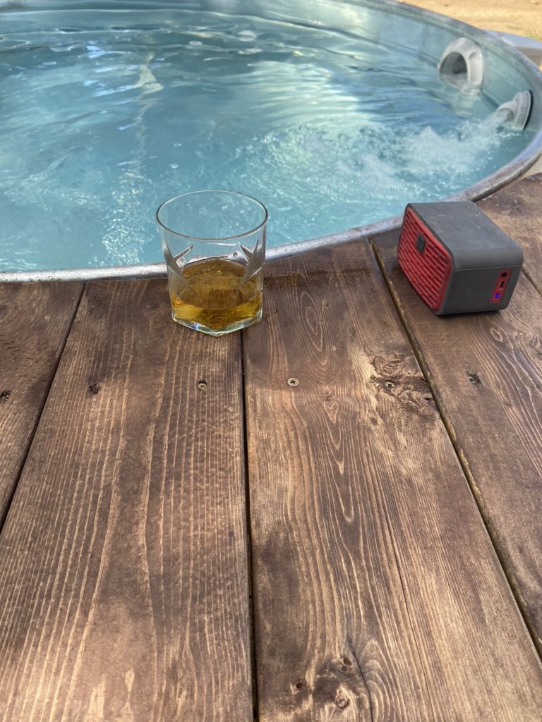 ErnestoBlume's tweet photo. Trough pool, brown drink, and #CYHM coming through the speaker. 903 relaxation. https://t.co/piptHOrXjZ