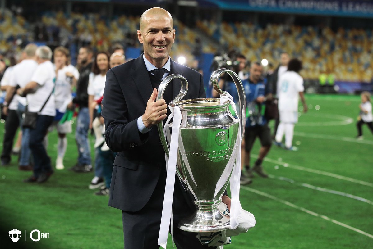 ActuFoot_'s tweet image. Joyeux anniversaire à Zinédine Zidane qui fête aujourd’hui ses 48 ans ! 🎂