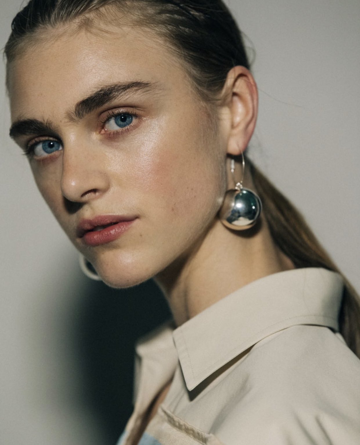 Museoftoday もう5年ほど追ってるスウェーデン人modelのhedvig フリーダグスタフソンの血を引いてるというか Modelの中のmodelだわ