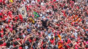 lula13133's tweet photo. Meu gigante !Adoro esta foto .
#chuvadelula https://t.co/OtEN1xQoSZ