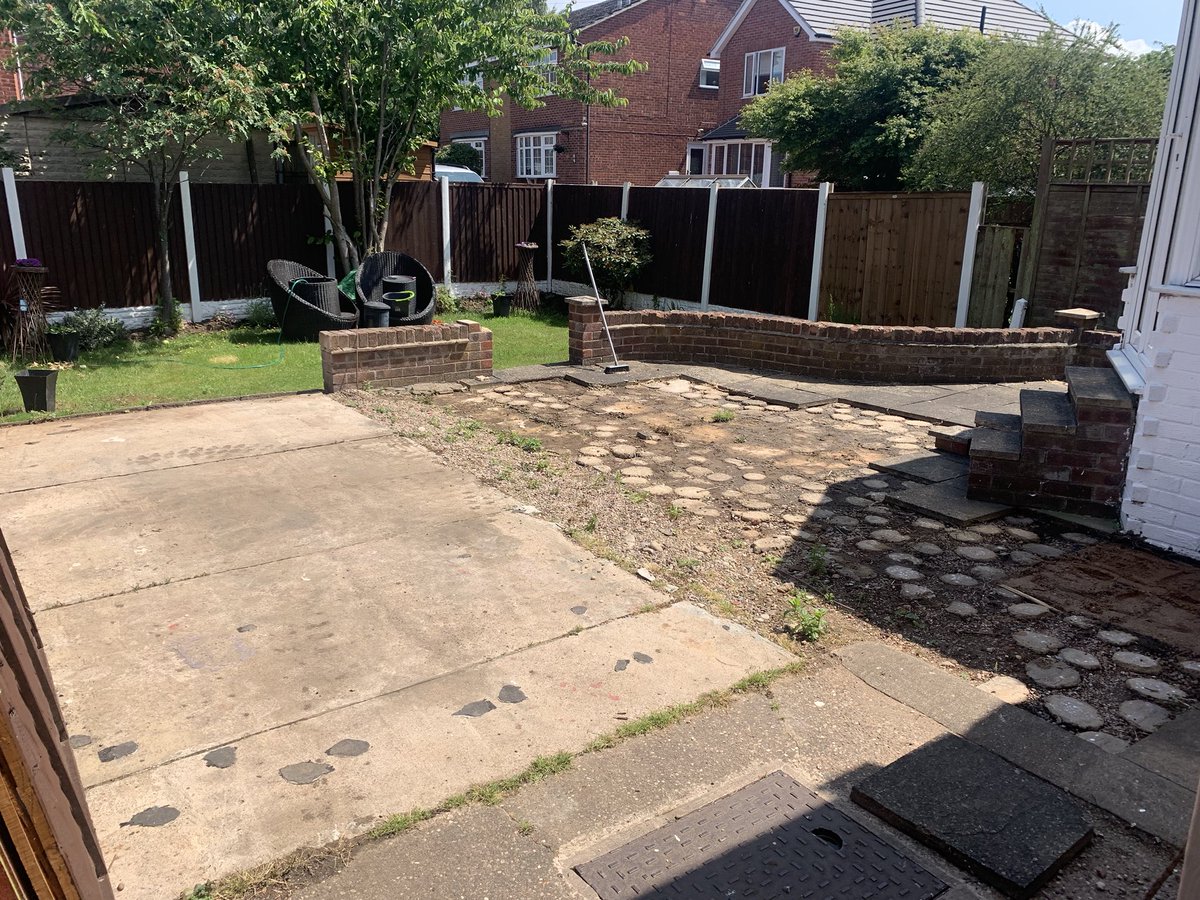 edpavingltd's tweet photo. New polished sandstone patio installed in sawley today. https://t.co/gvd0uAaAPi https://t.co/O0acC2TKMQ