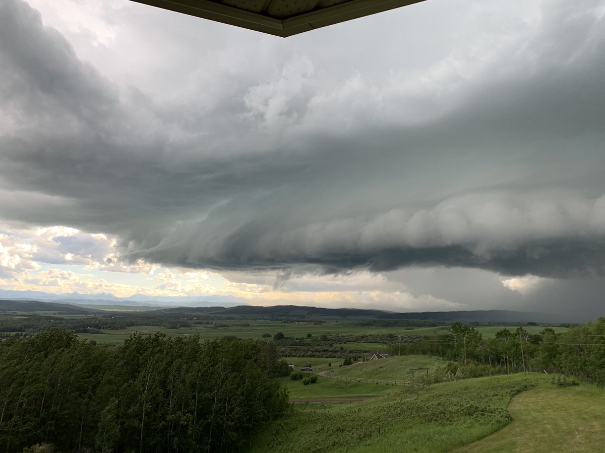 rlperry's tweet image. Crazy storm that hit us last night south of #yyc