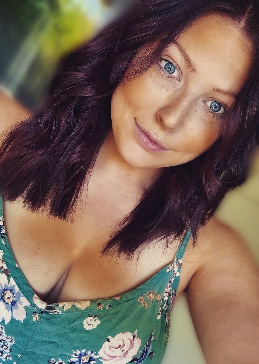 Fresh color, cut, tan and fresh face! Summer is here 🌻🌼

#summer #tan #newcolor #haircut #freshhair #fresh #happy #smile #justme #beingme #summervacay #darkhair #blueeyes