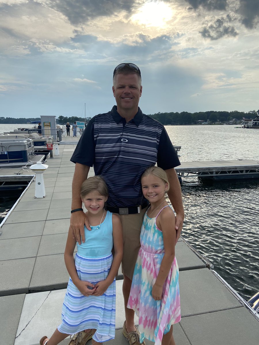 MarkBonnette's tweet photo. My girls took me out for a day after Father’s Day dinner... #baseballcoachlife https://t.co/bwanB35vg7