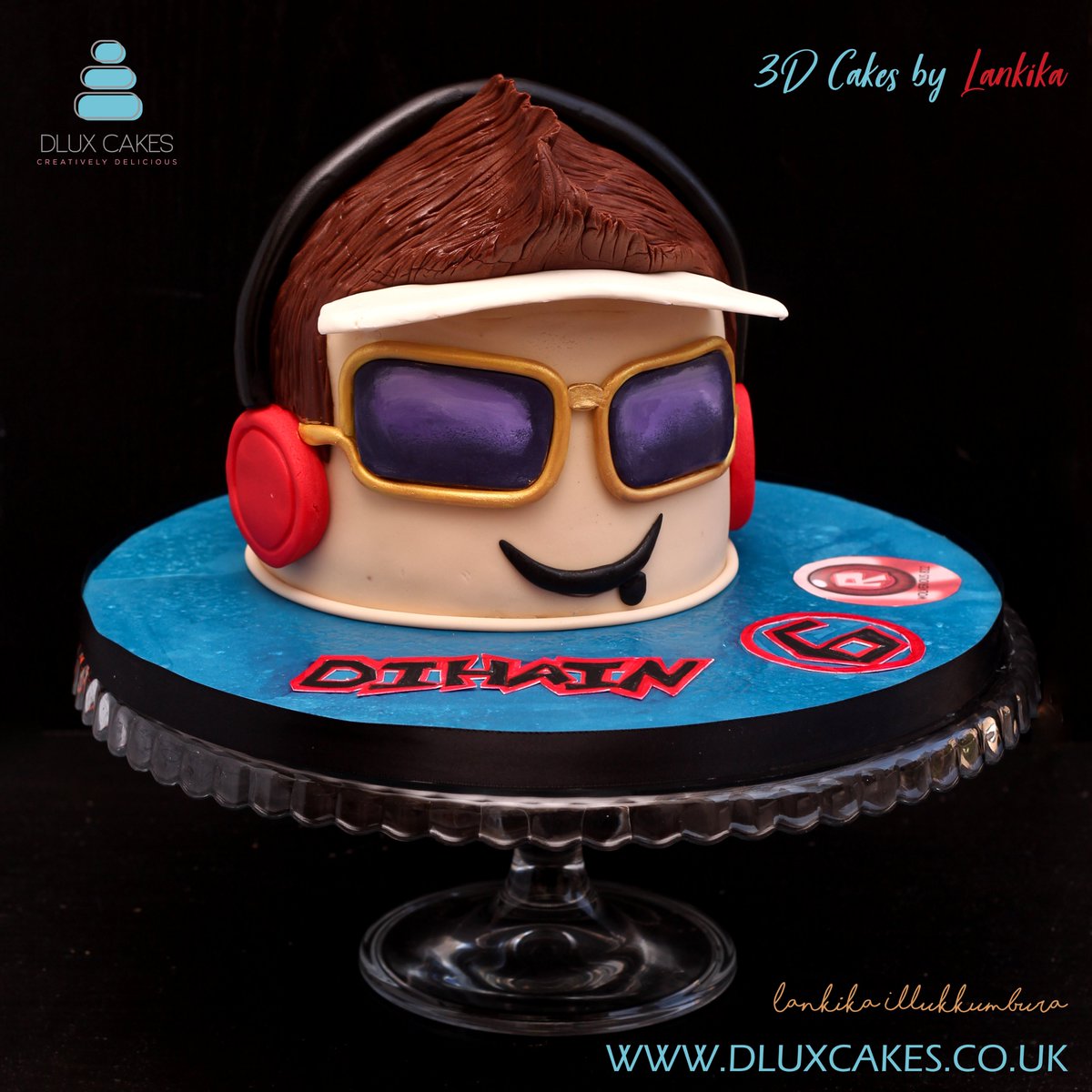 dluxcakes's tweet photo. #robloxcake #roblox #3dcakesbylankika #lankikaillukkumbura #Dluxcakes  #caketoppersbylankika #caketopper #handmadecake #handmadecaketoppers #bespokecake #surreycakes #uniquecake #unique #BespokecakeDesign #birthdaycake #Specialoccasioncake #londoncake #kingstoncake #glamourcake https://t.co/2fxrqcbc8A
