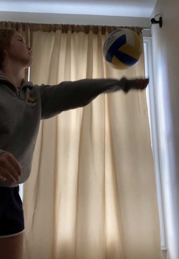 100 underhand pass to myself. 100 underhand pass to myself pass to the wall. 100 underhand pass with the right arm. 100 underhand pass with the left arm. 400 done!! #rebel10000challenge <a href="/rebelvolleyball/">Willoughby South Women’s Volleyball</a>