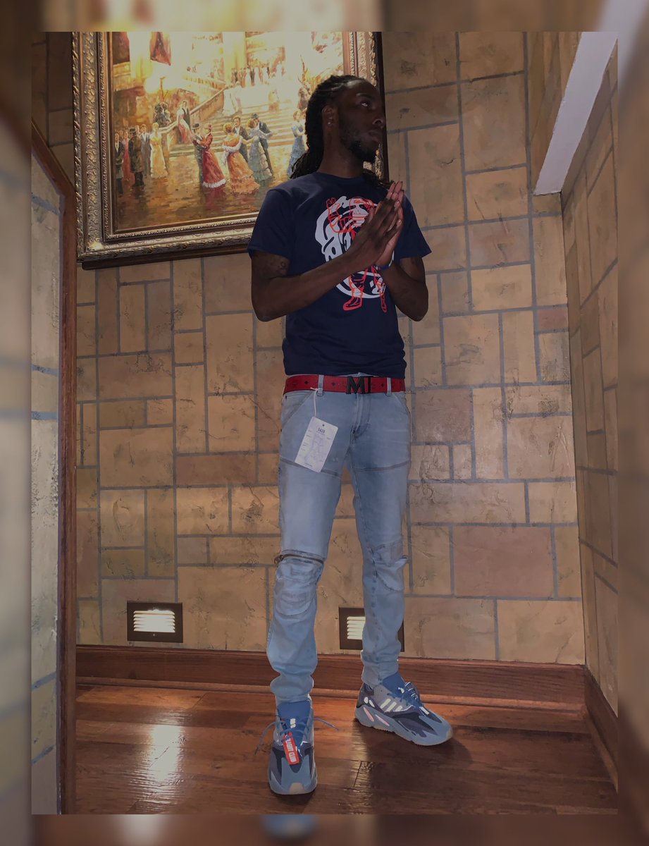 AlmightyDavion3's tweet photo. Lost 2 Homies In 1 Week 💔
#LongliveBadazz
#LongLiveSmoke https://t.co/PPYajOQuD0