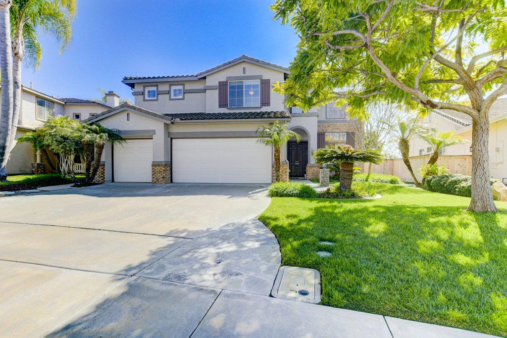 JUST SOLD! 🎉 It was an honor to represent the Sellers of this beautiful home in Santa Fe Trails. 🏡
_
3463 Corte Sonrisa, Carlsbad
4 BR | 3 BA | 2,823 SF | $1,125,000
_
#justsold #carlsbadrealestate #carlsbad #agentsofcompass #carlsbadhomes