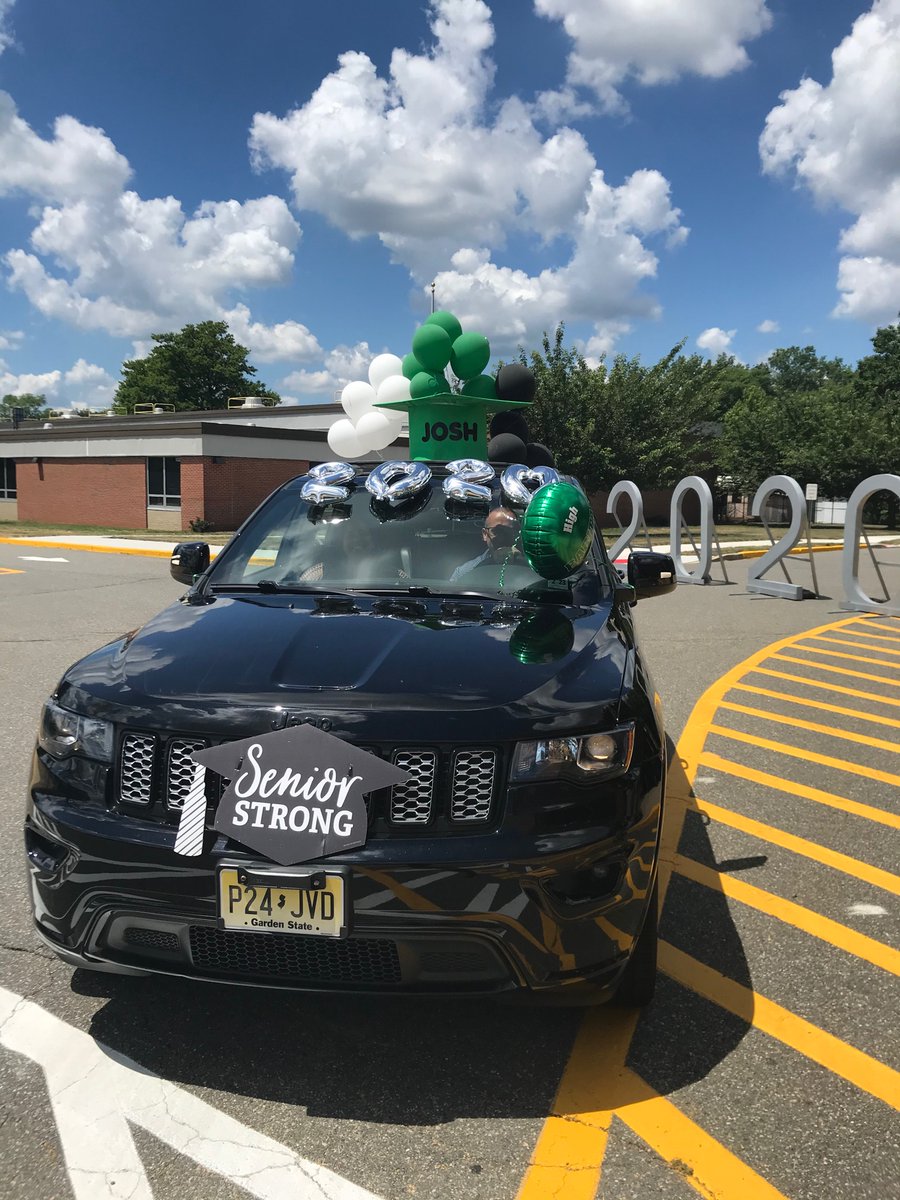 RaritanHigh's tweet photo. A huge shout out to Charlie Hildner @HazletProud and his maintenance crew for creating our six foot 2020 sign for @Raritan2020 !!! Thank you @MsRobinson_RHS @RHS_MusicDept for making the day special for our seniors! #GoRockets https://t.co/XrBqa4wMps