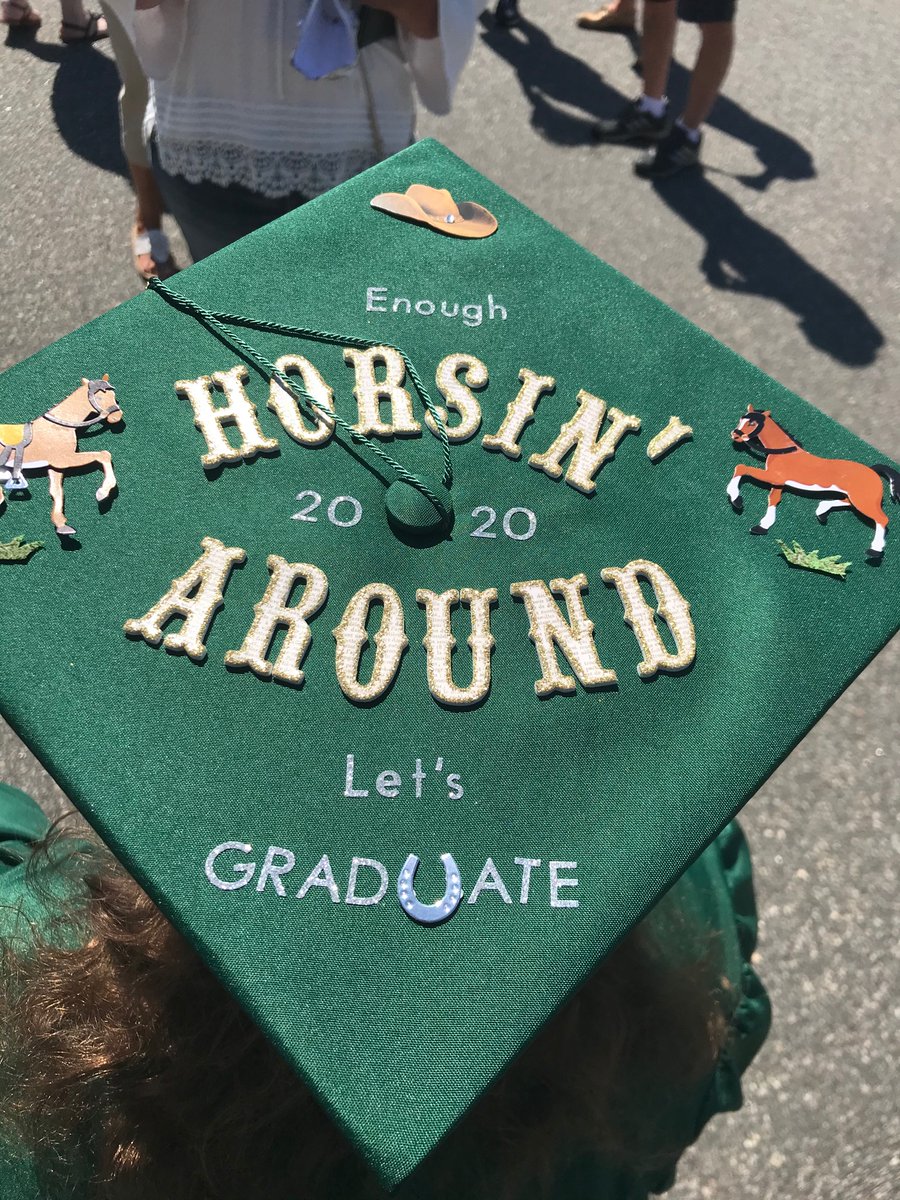 RaritanHigh's tweet photo. A huge shout out to Charlie Hildner @HazletProud and his maintenance crew for creating our six foot 2020 sign for @Raritan2020 !!! Thank you @MsRobinson_RHS @RHS_MusicDept for making the day special for our seniors! #GoRockets https://t.co/XrBqa4wMps