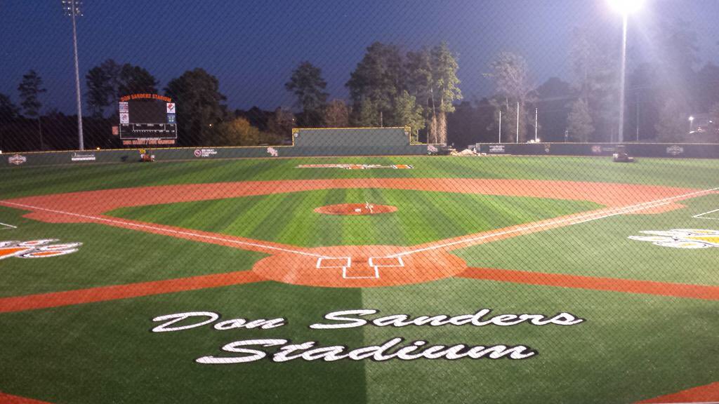 Walker Janek tweet media