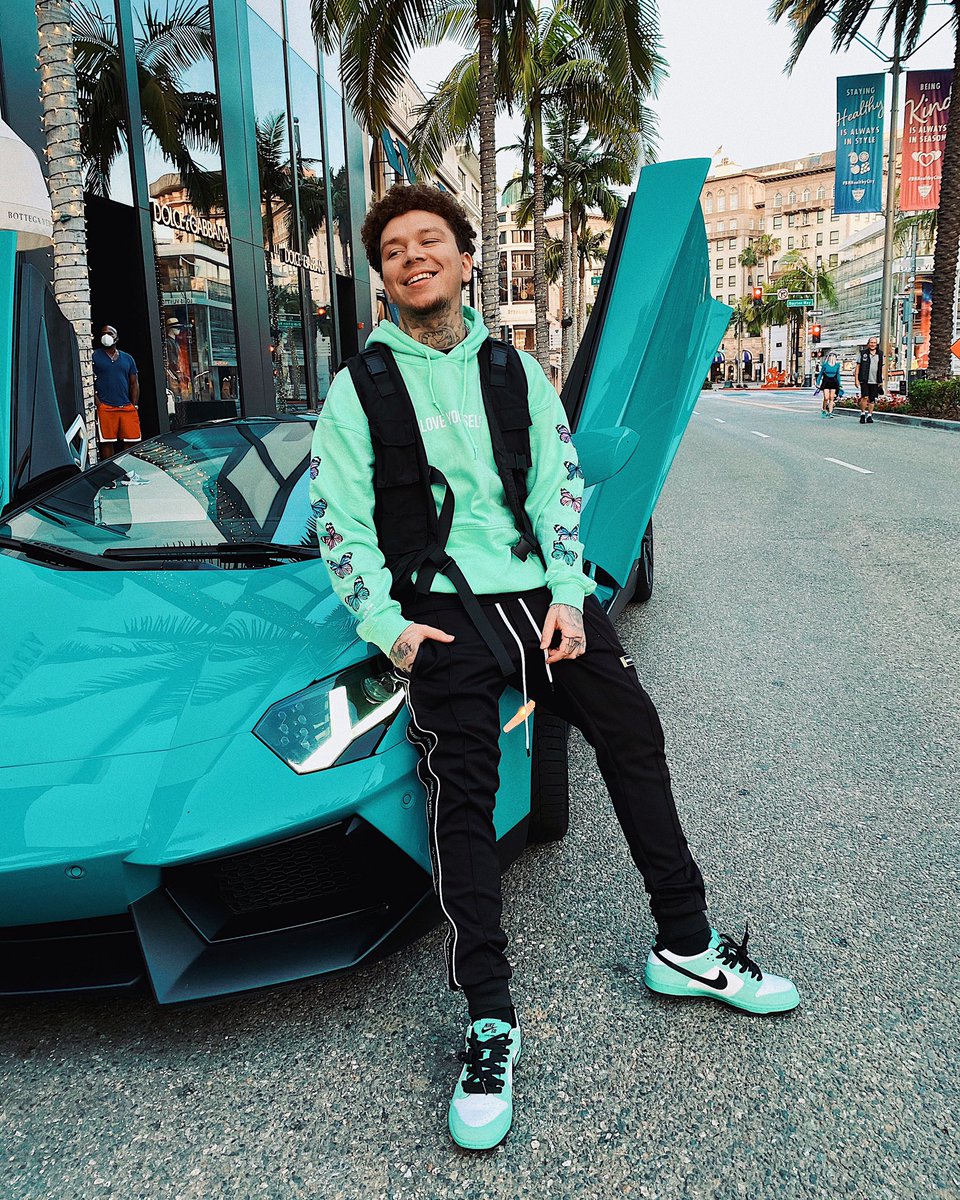 PHORAONE's tweet photo. Time for new music...

RT if you’re ready for the first single from the album.

💚💚💚💚💚💚💚💚💚💚💚 https://t.co/JyvAsbZ9lz