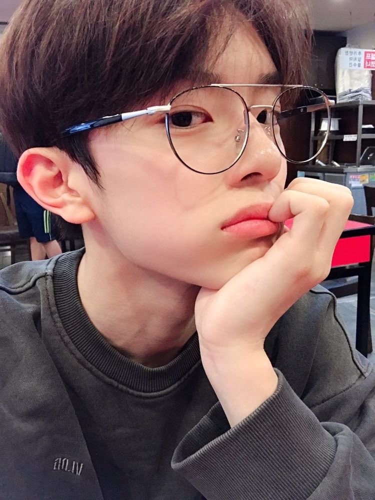 Yoo Kangmin-freshie boyfriend-after school dates-walks you home-stares at the dorm view together-amusement park dates-cutest bub-“Hey, you’re pretty and I’m cute. Together we’d be Pretty Cute.”
