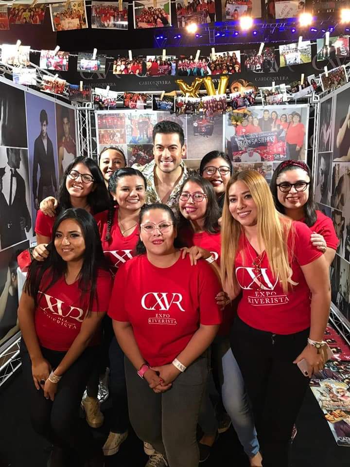 puccamycrazy's tweet photo. Hace un año eramos felices en la #ExpoRiverista #CXVR
Quierooo regresar el tiempo😭
Lo volveria a vivir una vez másssss
@club_carigue @_CarlosRivera https://t.co/vzNiABvAQT
