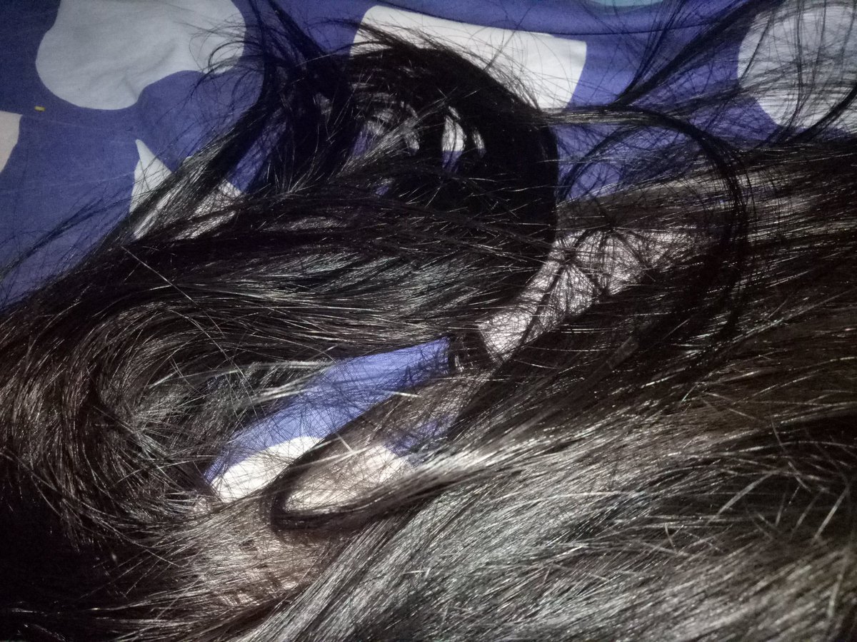 StephanieRapun1's tweet photo. Susah tidur dengan keadaan rambut terurai seperti ini https://t.co/IchN1YvKbc