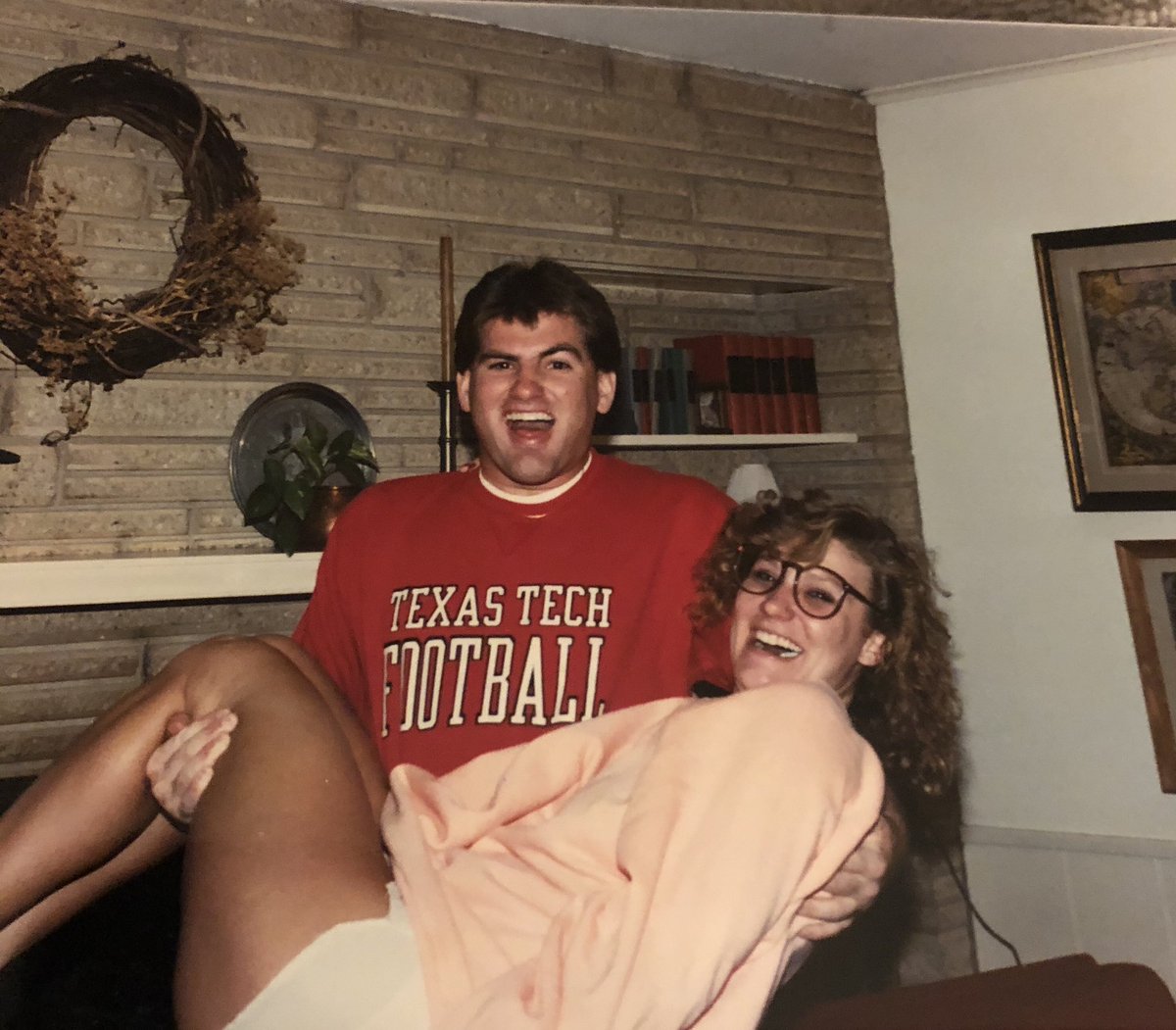 beckymc6's tweet photo. 29 years! Yay us! 💙 https://t.co/eHNThAzt4B