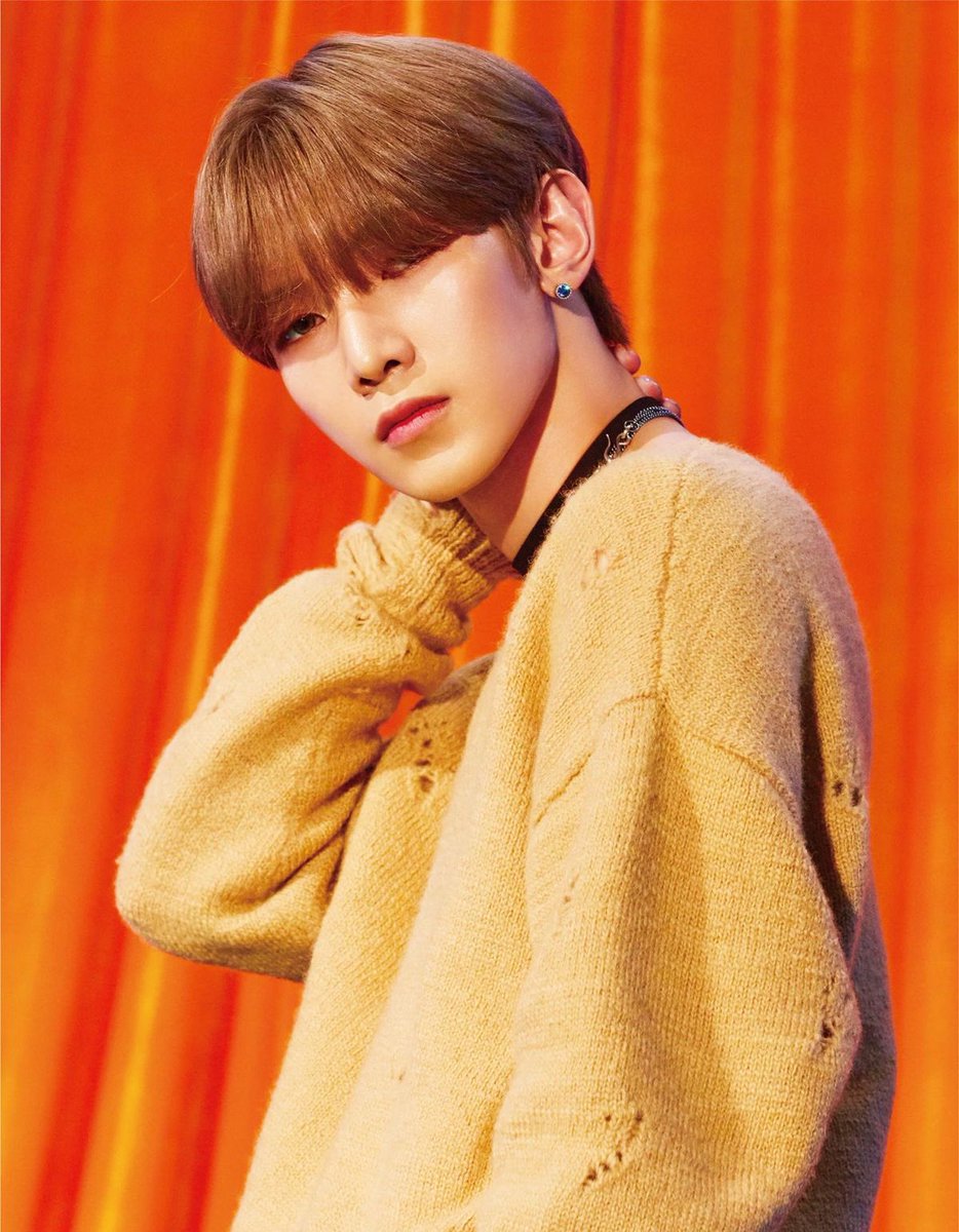 Yeosang as Line 3:-traditional culture for miles-calm, quiet, respected-a little quirky, unlike any other line-historical palaces fit for princes and kings