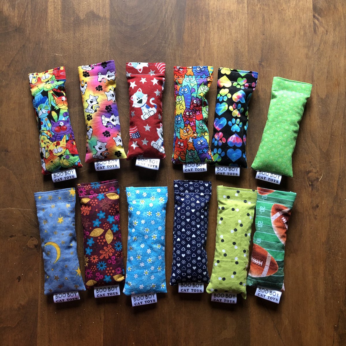 BooBoyCatToys's tweet photo. We’ve just added a starry sky pattern refillable catnip and silvervine toy. 
Each Refill-A-Boo toy from https://t.co/OUeqd71IUA arrives freshly filled with organic catnip and silvervine mix.

And you receive a free CD of instrumental music with any order! 😻

#CatsOfTwitter https://t.co/6YHt07mwSK