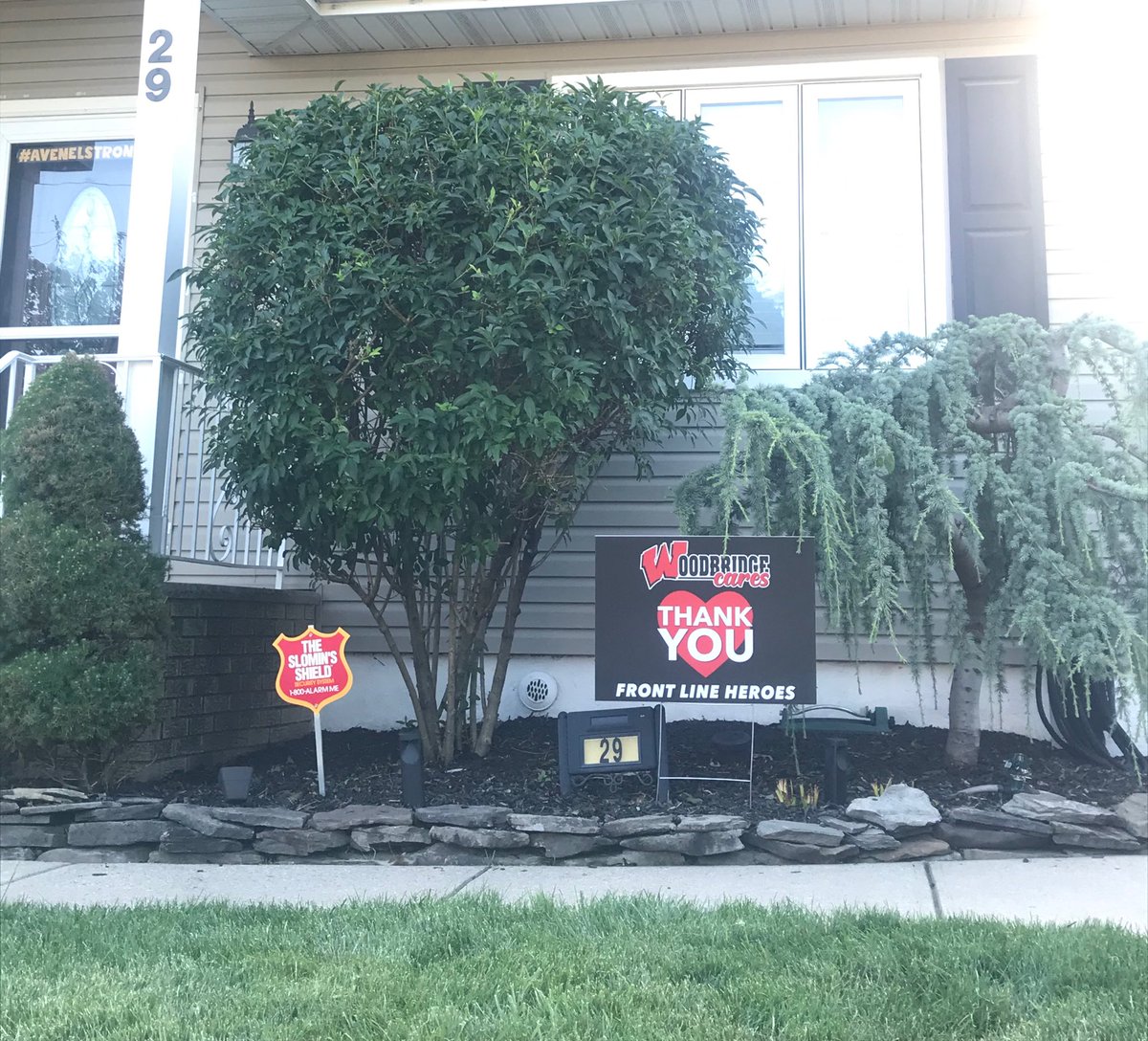 Thank you <a href="/WoodbridgeCares/">Woodbridge Cares</a> for our lawn sign. 
Proudly being displayed! 
(Delivered by 2 awesome former students) #avenelmiddle
