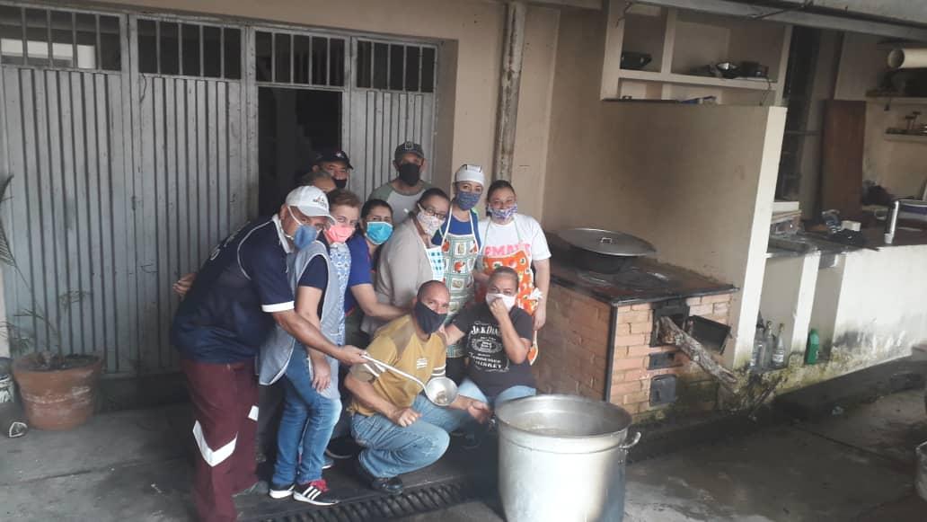 prefectostach's tweet photo. La #PrefecturaAndresBello realizó olla solidaria para los más necesitados del municipio Andrés Bello. 172 personas se beneficiaron con la colaboración del párroco Alexis guerrero y grupo emaus. @dirpoliticatach @GobiernoTachira #PrefectosContigo #Tachiratierralibre #Venezuela https://t.co/pFqCHToCtx