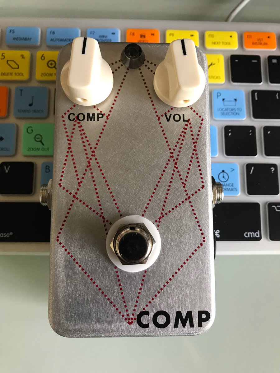 PoedyGuitars's tweet photo. More #effectspedals This one is a nice little two knob optical compressor. Simple, but effective! https://t.co/WK3QF2Hs53