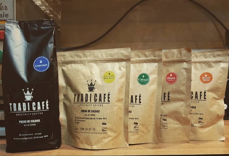 maauricio's tweet image. Café do sul de MG, diversos sabores, temos em grãos, moído e cápsulas. 

Custa zero reais dar RT e ajudar o amigo q assim como a maioria dos pequenos empreendedores, está passando por dificuldades.

Para maiores informações podem me mandar msg na DM ou no whatsapp (13)997106996.