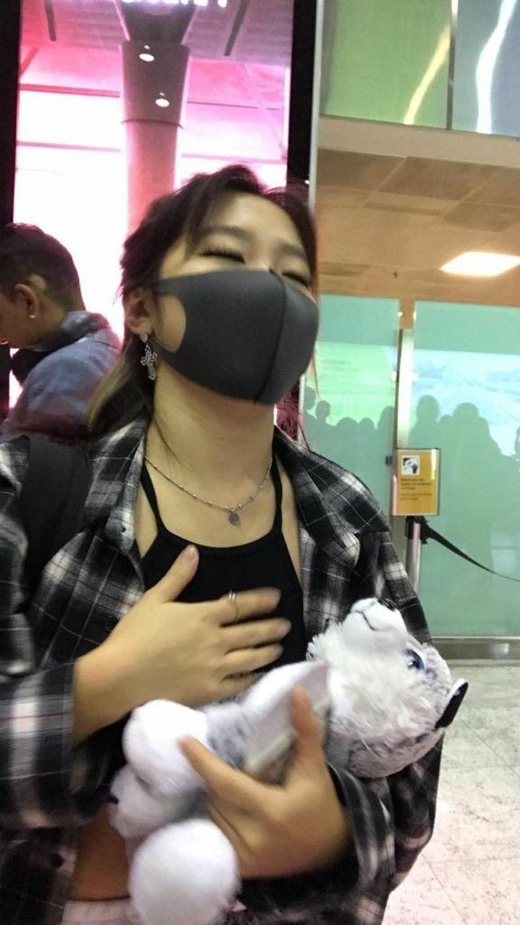 HidalgoSiyoon's tweet photo. #wearewithyouheyoon
#supportforheyoon 
Don't cry angel. Please, don't cry https://t.co/oVgcIEsNBW