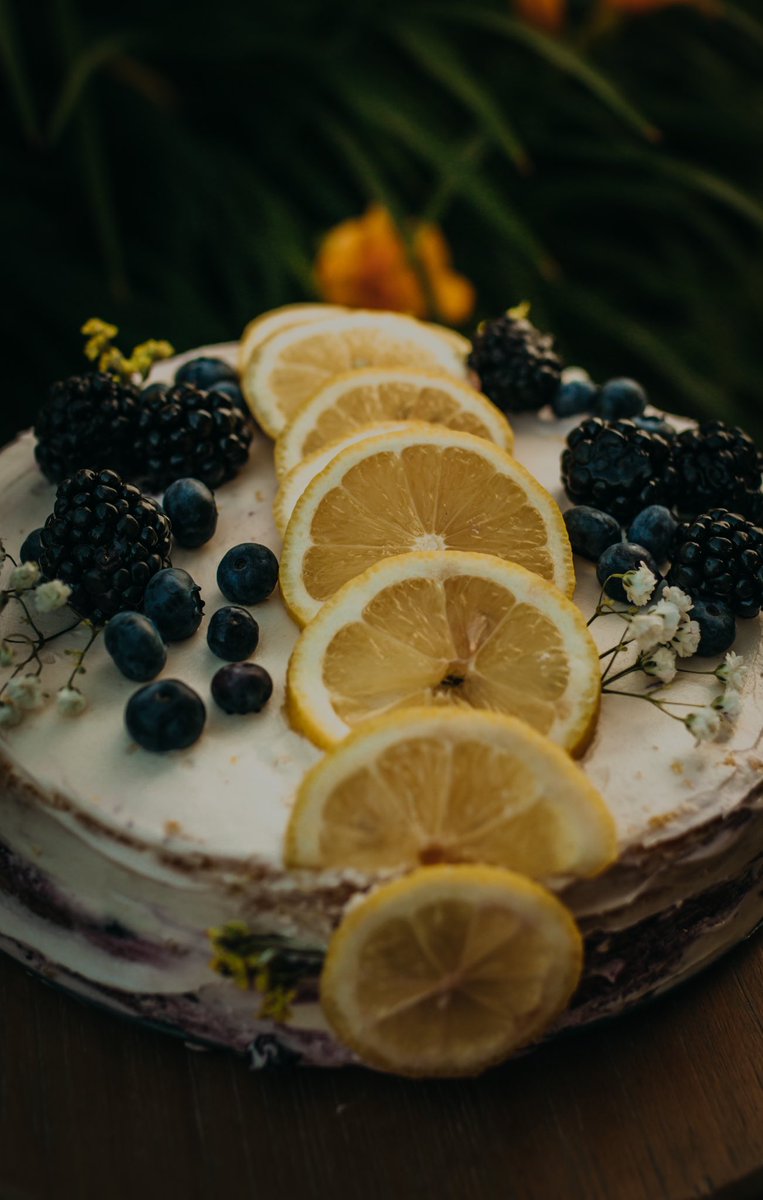_RavioliQueen_'s tweet photo. @macigood &amp; I are making cakes now 🥺👉🏻👈🏻 please spread the word !! Our fb page : alwaysambrosia insta: always_ambrosia &amp; we are doing a giveaway this week!! https://t.co/LXGli96zaf