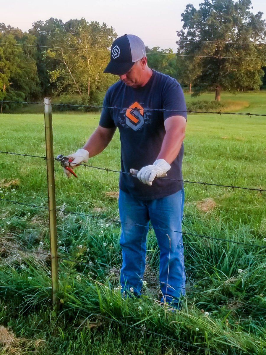 ScentLokTech's tweet photo. Scentlok Logowear: comfortable enough for chores.  
#scentlok #provendeadly
📷 𝙳𝚊𝚟𝚒𝚍 𝚂𝚝𝚘𝚞𝚝 https://t.co/FiaKXkahID