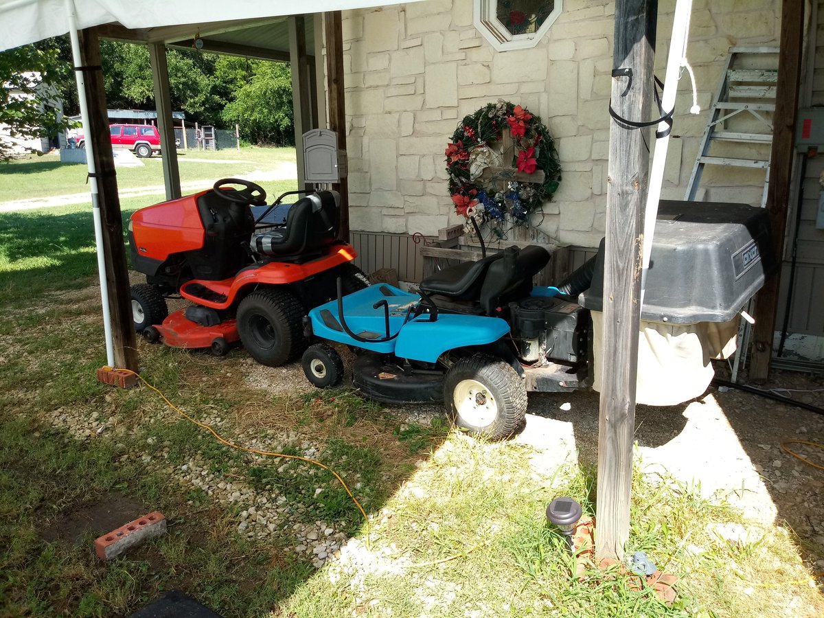 CaraparC's tweet image. Here's our mowers! They are getting shade with Dan on this hot day! Jack is shading too!

Lil' Red = Huskee 21" push mower
Arien = Ariens 46" riding mower
Happy = Dixon 30" zero-turn mower

#LawnMower #PushMower #RidingMower #ZeroTurnMower #Huskee #Ariens #Dixon #Jeep #JeepLife